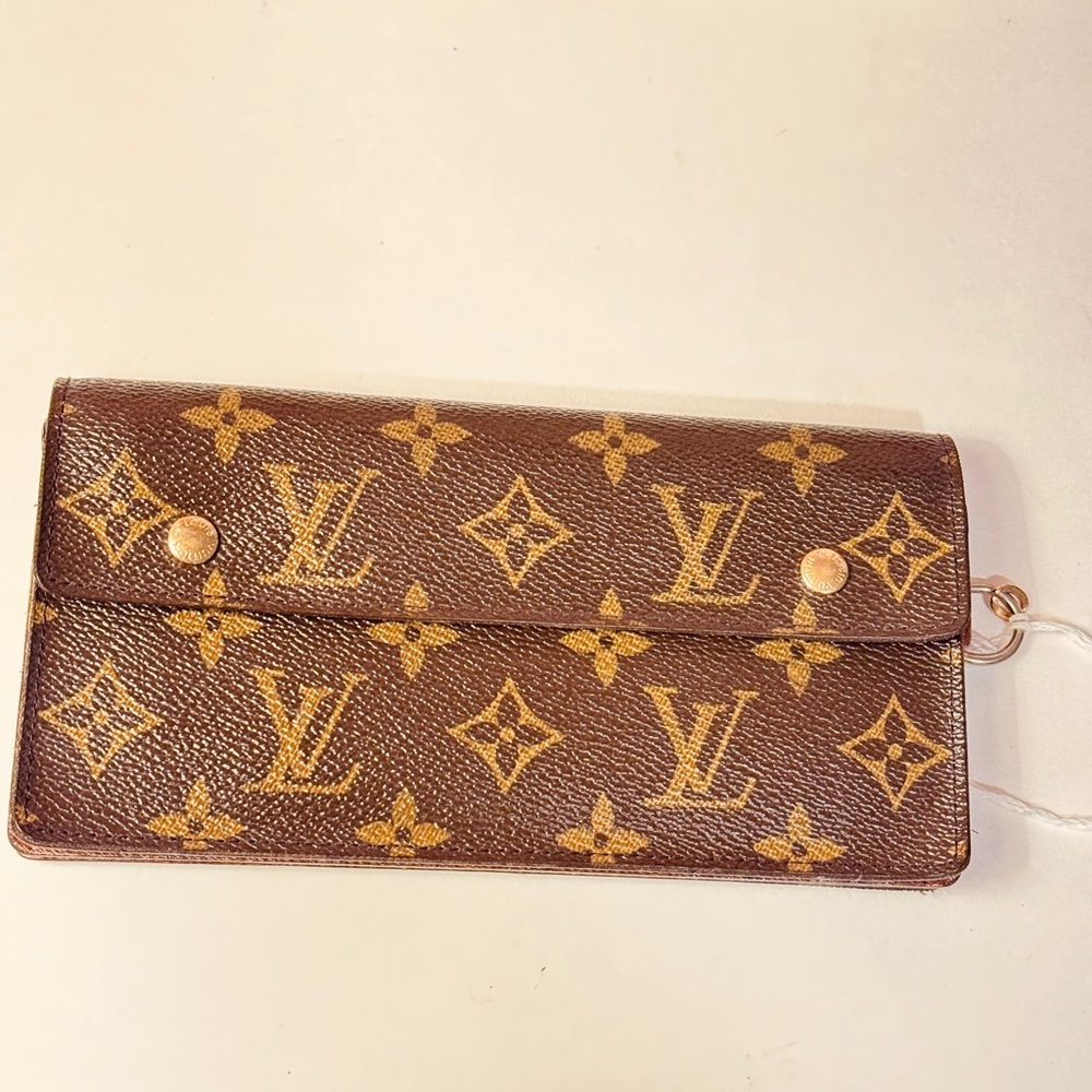 Louis Vuitton Brown and Gold Monogram Clutch - Picture 16 of 16